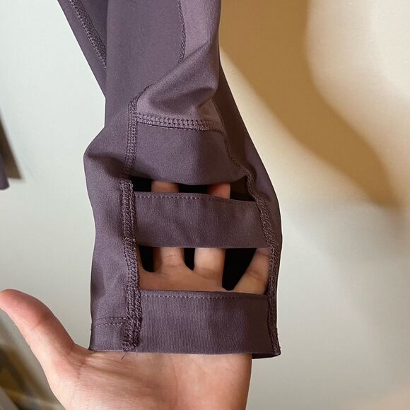 Apana Purple Workout Capri Leggings Size Small - Picture 3 of 8